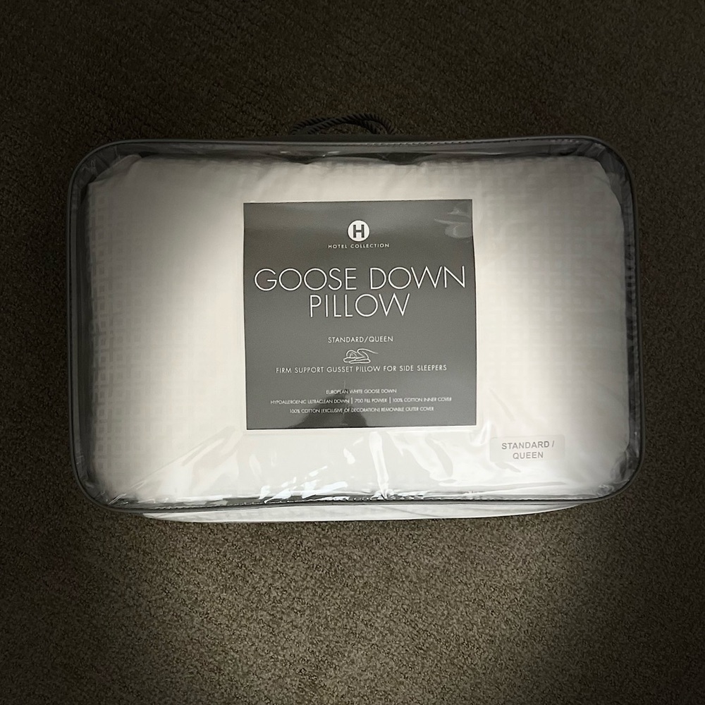 STANDARD/QUEEN FIRM SUPPORT GUSSET PILLOW FOR SIDE SLEEPERS BY HOTEL COLLECTION